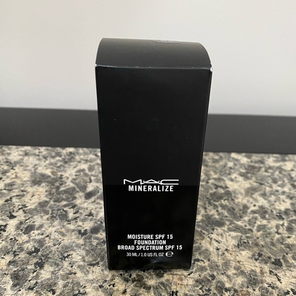 MAC Cosmetics Other - MAC Mineralized Foundation